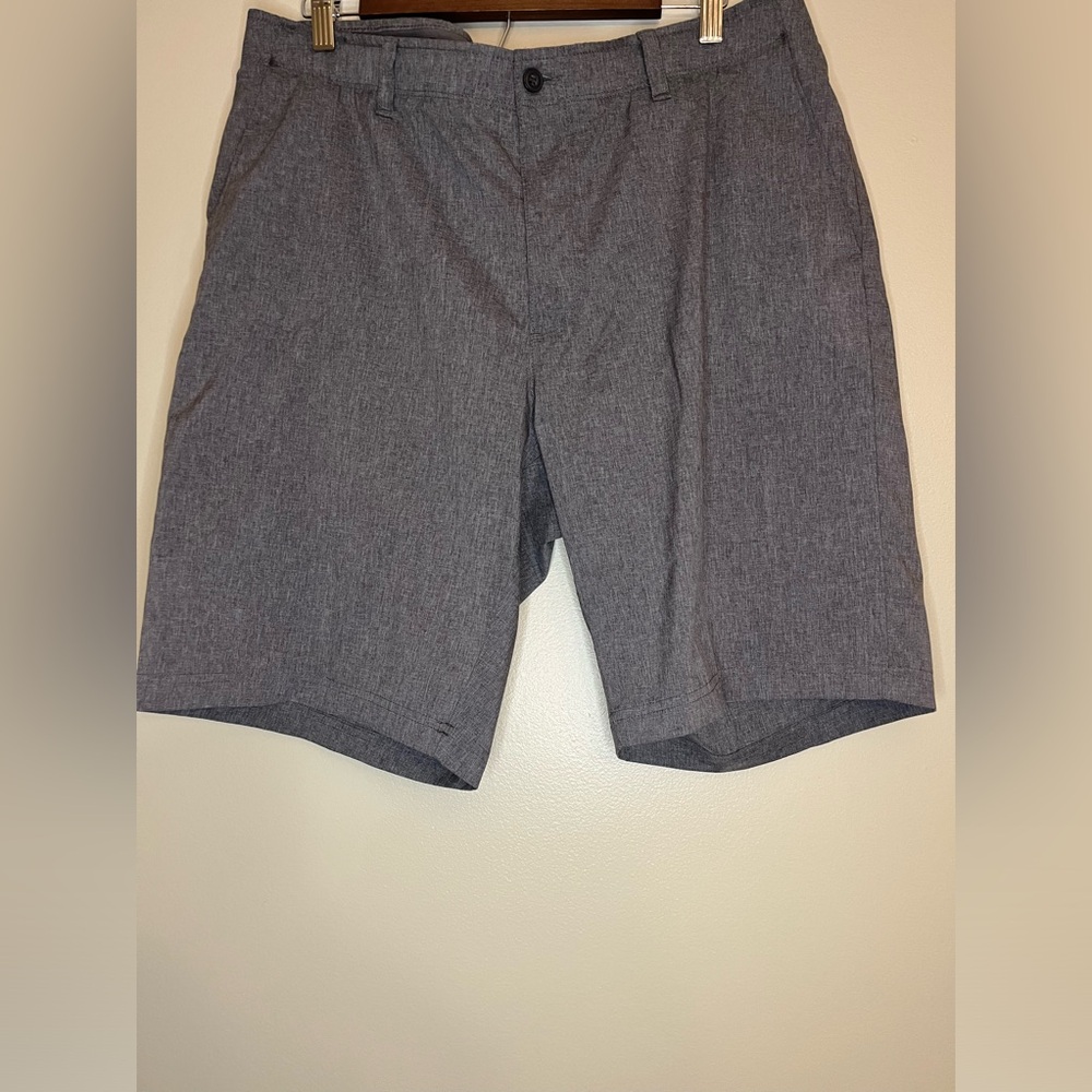 PGA Tour Men's Shorts Size 38